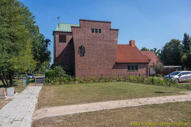 Schöninghsdorf /  Engel mit Posaune