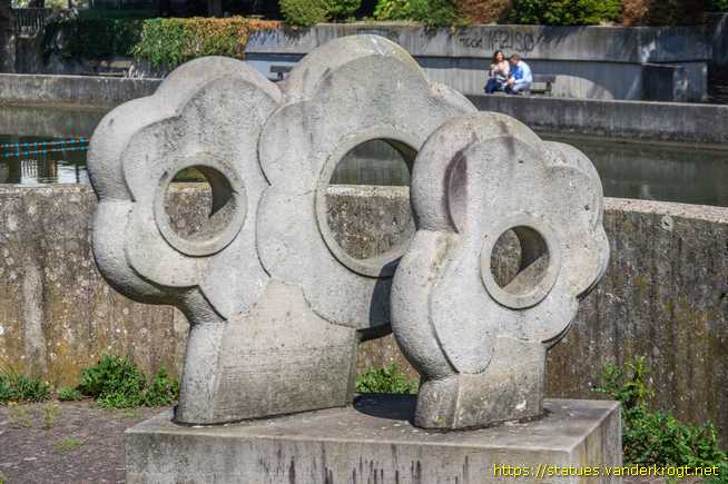 Hildesheim /  Steingarten