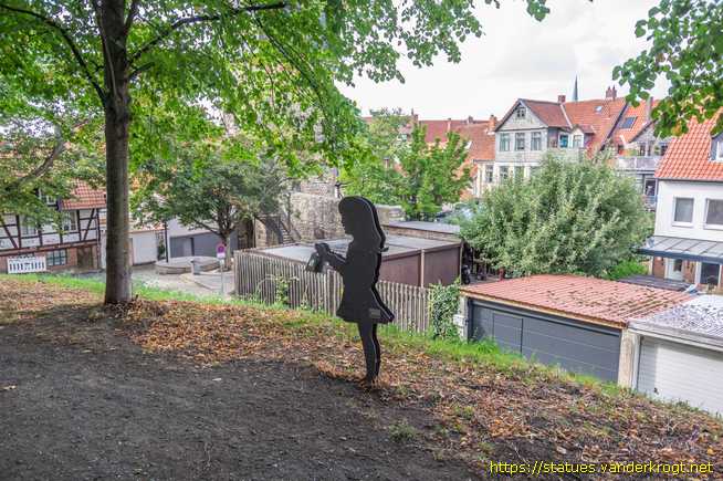 Hildesheim /  Mädchen mit Laterne