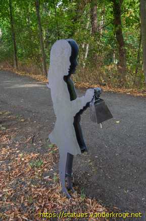 Hildesheim /  Mädchen mit Laterne