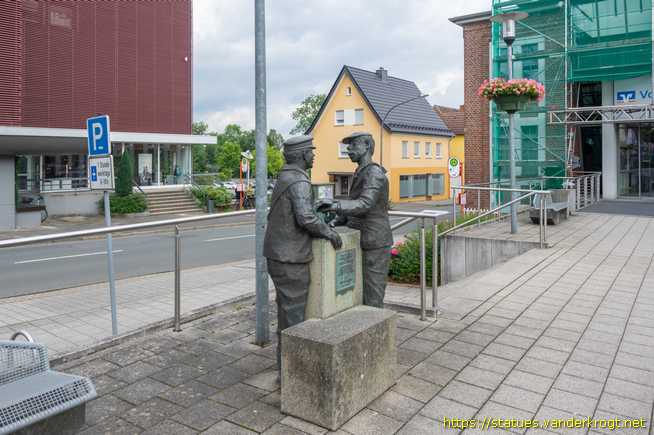 Melle /  Pinsel und Think