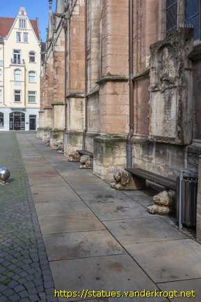 Braunschweig /  Löwenköpfe an der Südseite des Doms