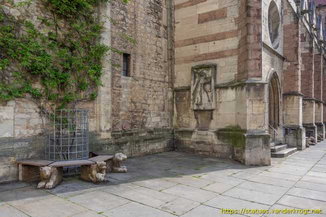 Braunschweig /  Löwenköpfe an der Südseite des Doms