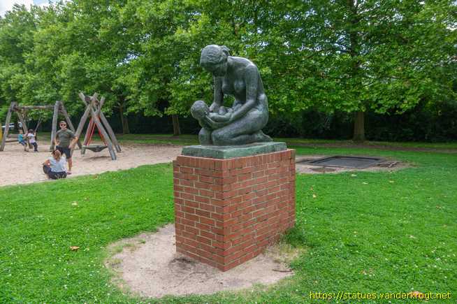 Braunschweig /  Mutter und Kind