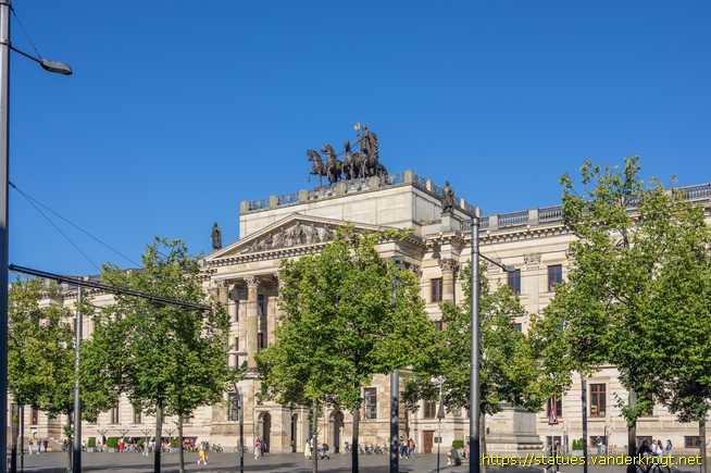 Braunschweig /  Quadriga, Otto IV, Otto das Kind und Heinrich der Löe