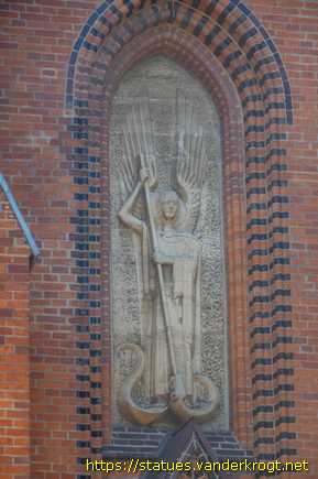 Peine /  Erzengel Michael