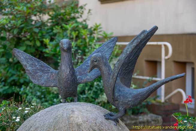 Buer /  Brunnen mit Vögel