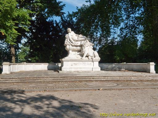 Düsseldorf /  Kriegerdenkmal 1870-71
