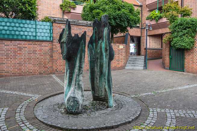 Recklinghausen /  Baumstammbrunnen