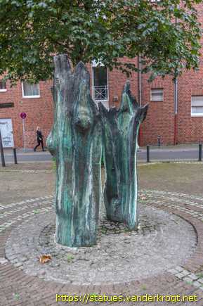 Recklinghausen /  Baumstammbrunnen