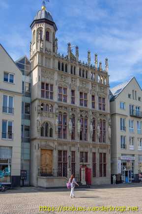 Wesel /  Fassadenfiguren des Rathauses