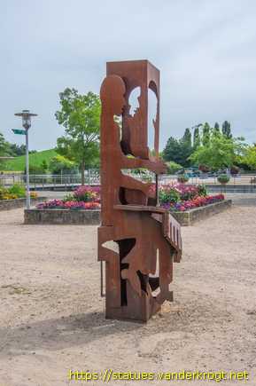 Gronau (Westf.) /  Stahlskulptur einer Pianist