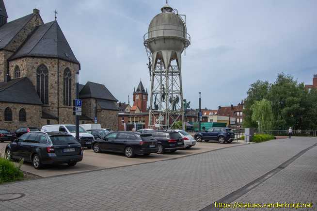 Gronau (Westf.) /  Sechs Skulpturen am Van-Delden-Wasserturm