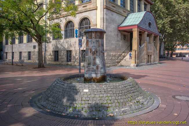 Frechen /  Rathausbrunnen