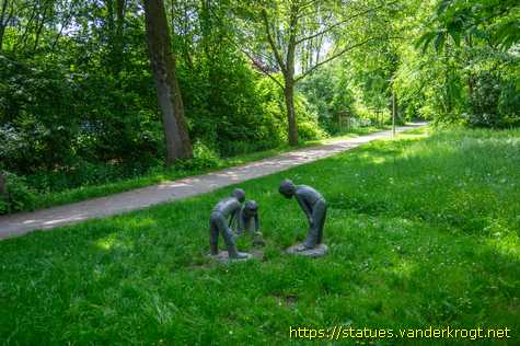Billerbeck /  Drei Kinder und ein Igel