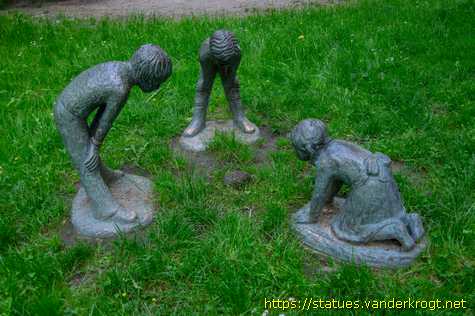 Billerbeck /  Drei Kinder und ein Igel