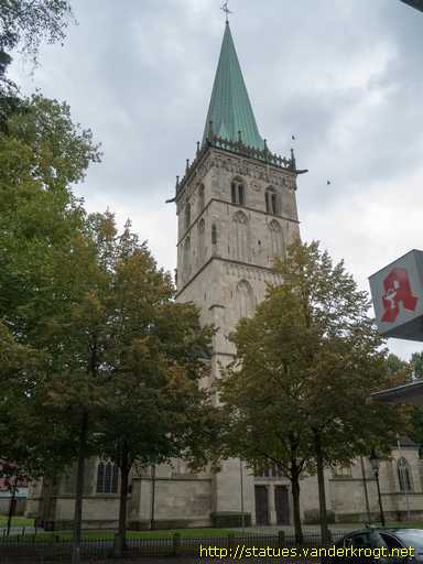 Lüdinghausen /  Heiligenstatuen an der Felizitaskirche