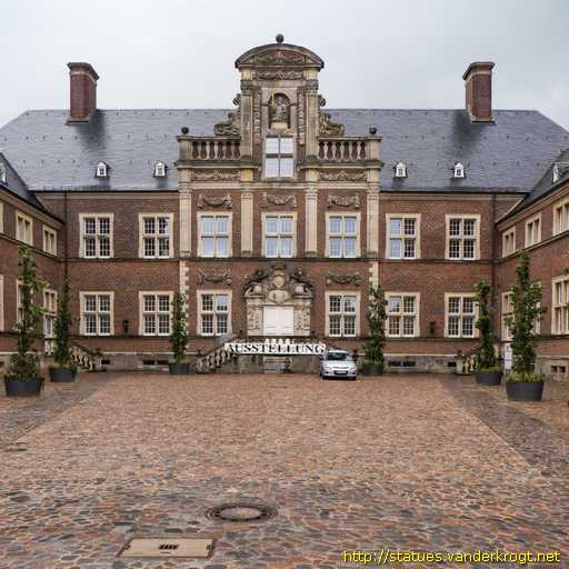 Ahaus /  Paulus am Schloß