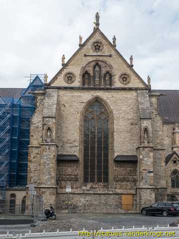 Paderborn /  Heiligenstatuen am Dom