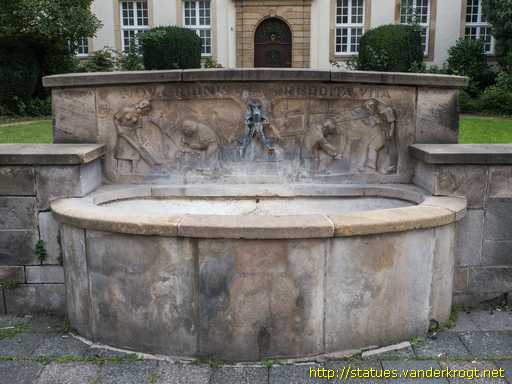 Paderborn /  Wiederaufbaubrunnen