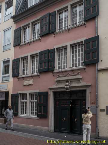 Bonn /  Fünf Beethoven-Büsten