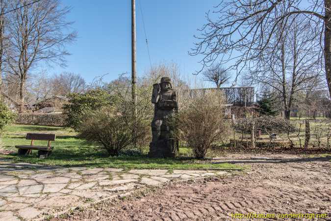 Höfen /  Michael Denkmal