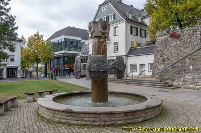 Olpe /  Geschichtsbrunnen