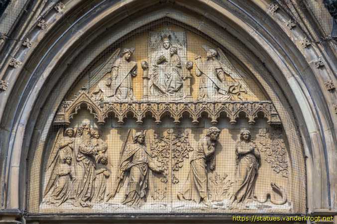 Kevelaer /  Tympanum der Marienbasilika