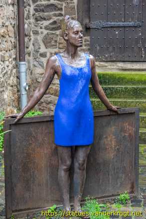 Jülich /  Malerin mit Bild