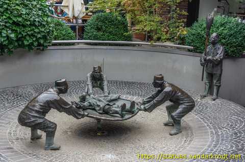 Jülich /  Lazarus-Brunnen
