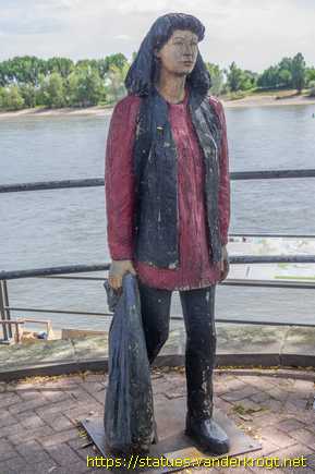 Rees / Gehende mit Rucksack