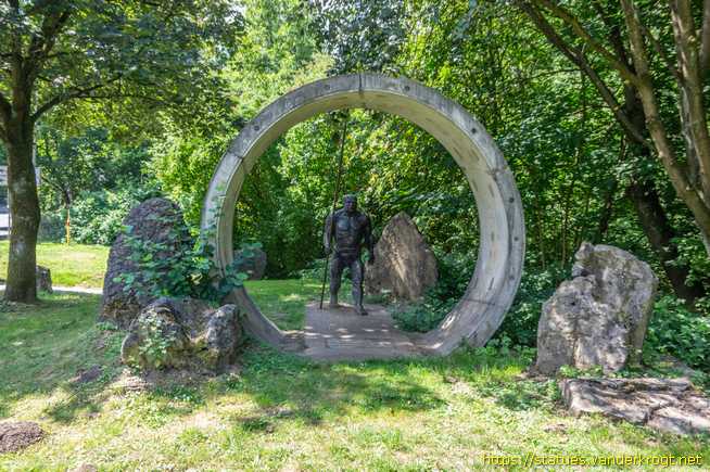 Mettmann /  Der Neanderthaler im Kreis