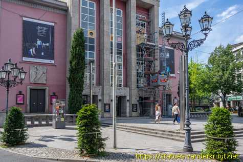 Essen /  Reliefs am Grillo-Theater