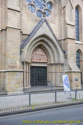 Steele /  Bronzetüren der St.-Laurentius-Kirche