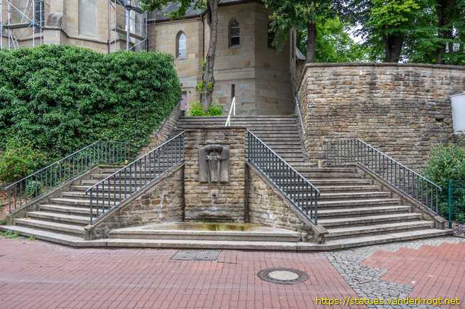 Steele /  Brunnen Hoftag König Ottos des Großen