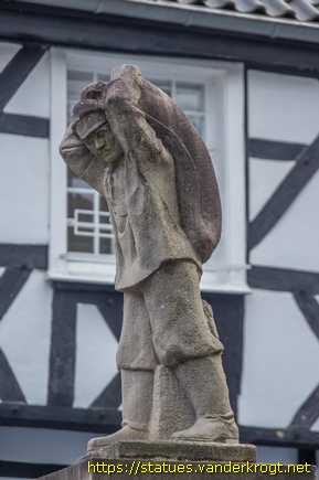 Herdecke /  Sackträger-Brunnen