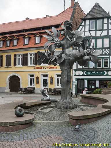 Neustadt an der Weinstraße /  Paradiesbrunnen