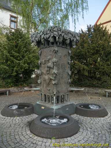 Bernkastel-Kues /  Doktor-Wein-Brunnen