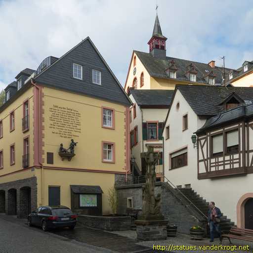 Bernkastel-Kues /  Lautenspieler und Lauscher