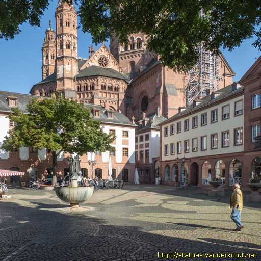 Mainz /  Bauherrenbrunnen oder Leichhofbrunnen
