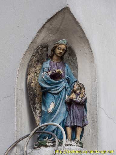 Koblenz /  Schutzengel mit Kind