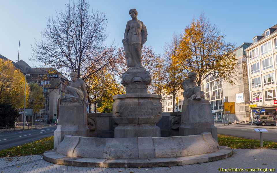 Koblenz /  Barbara-Denkmal