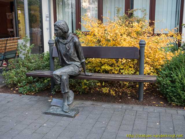Koblenz /  Eine Wartende