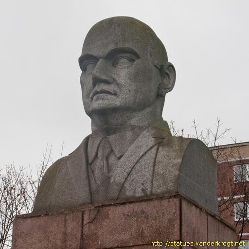 Halle (Saale) /  Ernst Thälmann