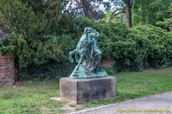 Dessau /  Kentaur und Nymphe