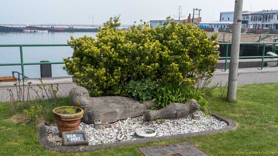 Helgoland /  Kegelrobben Niels und Peter