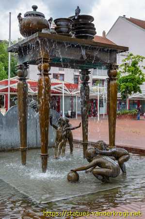 Saarbrücken /  Mutter Saar und ihre Kinder