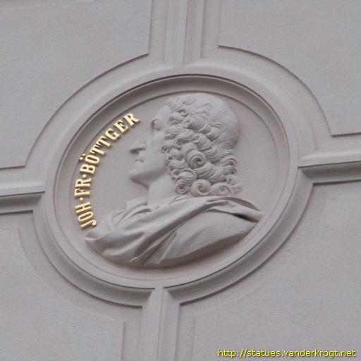 Dresden /  Medaillonporträts am Johanneum