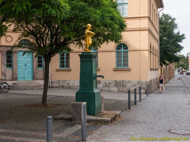 Weimar /  Bürgerschulbrunnen