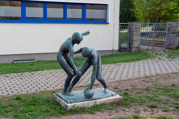 Eisenach /  Ballspielende Kinder